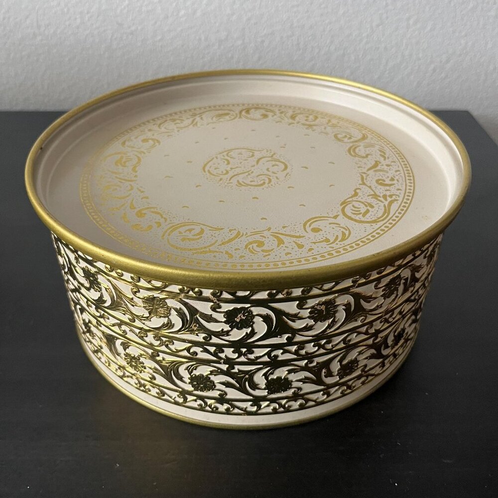 Vintage 1950s Guildcraft Round Biscuit Tin // Cream & Gold // 8" Diameter